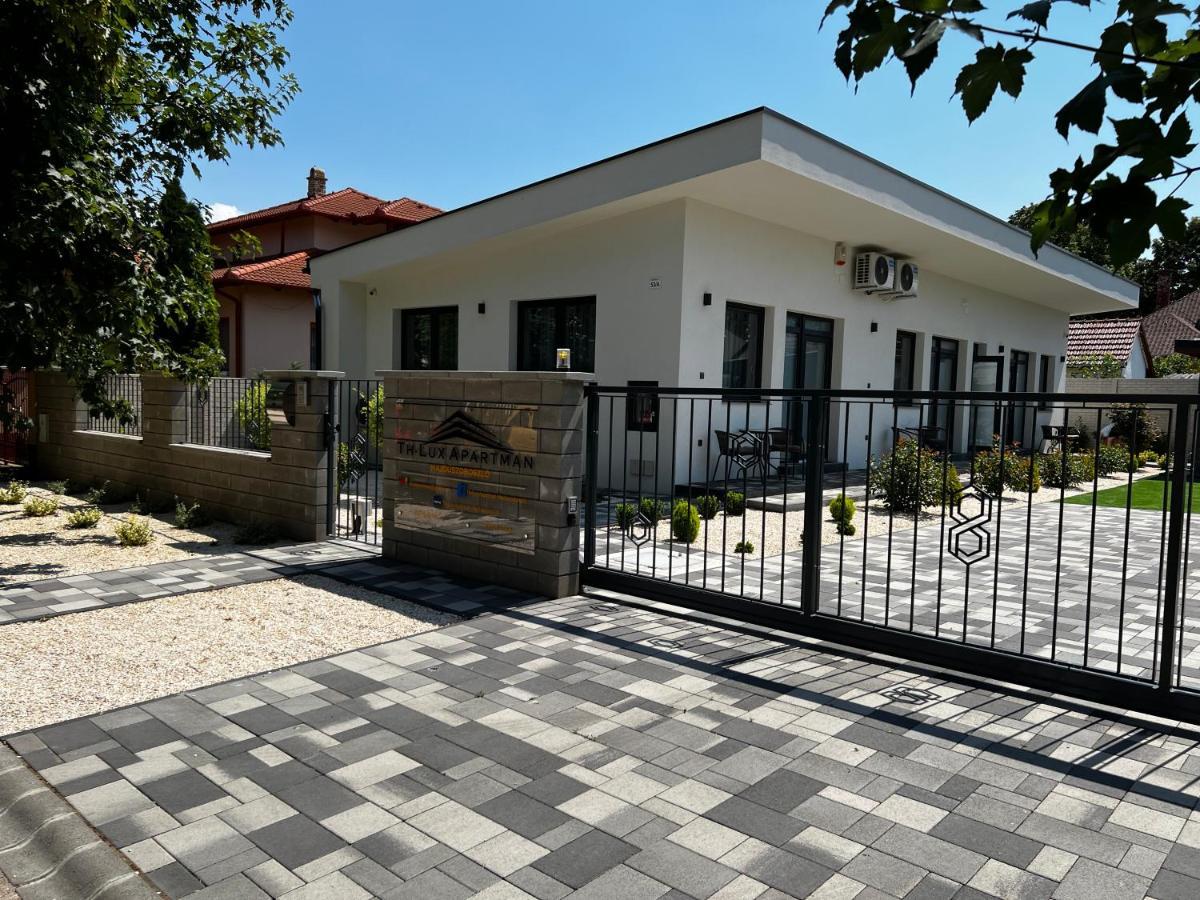 Th-Lux Apartman Hajduszoboszlo Exterior photo